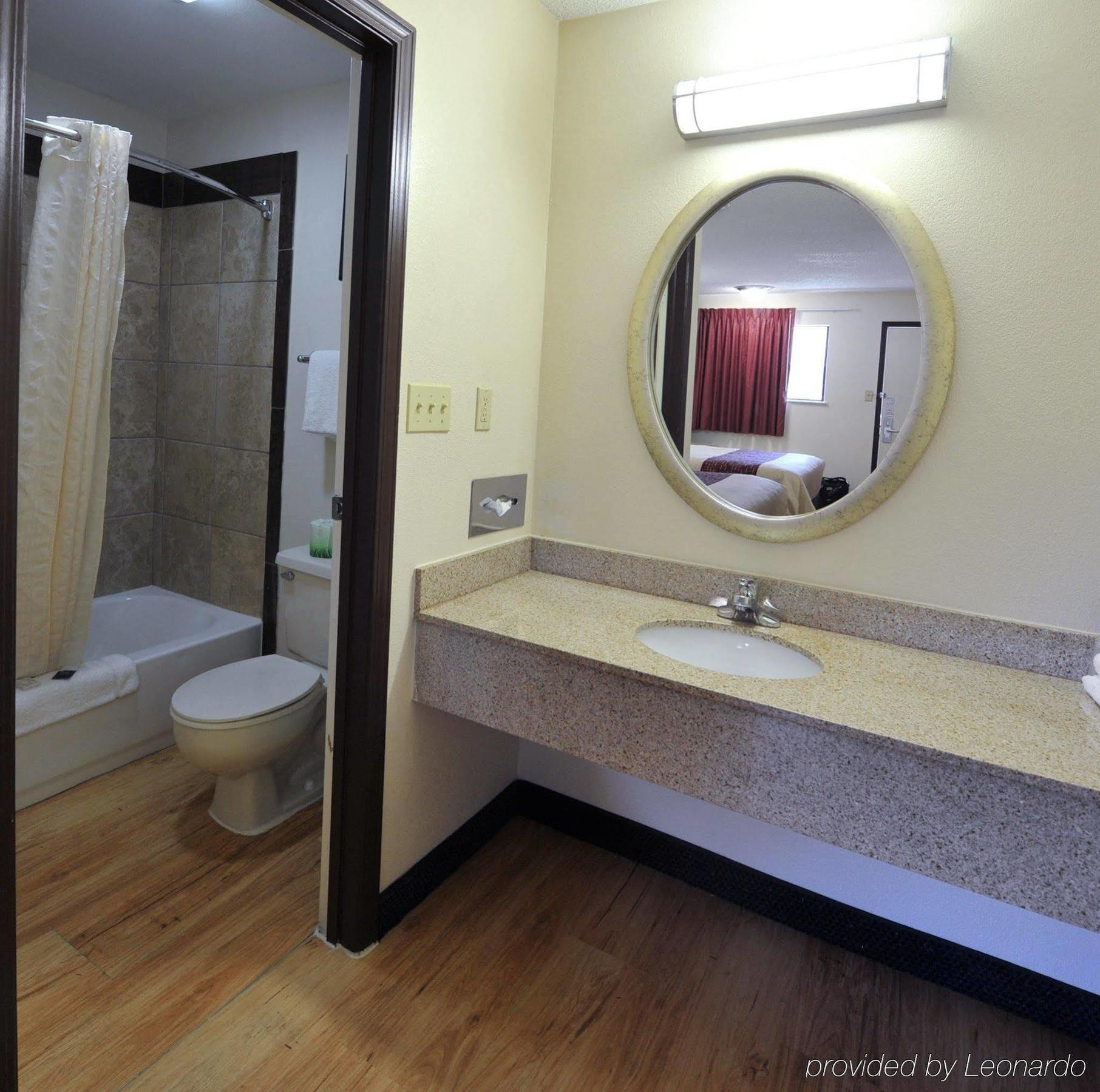 Red Roof Inn Columbus - Гров Сити Экстерьер фото